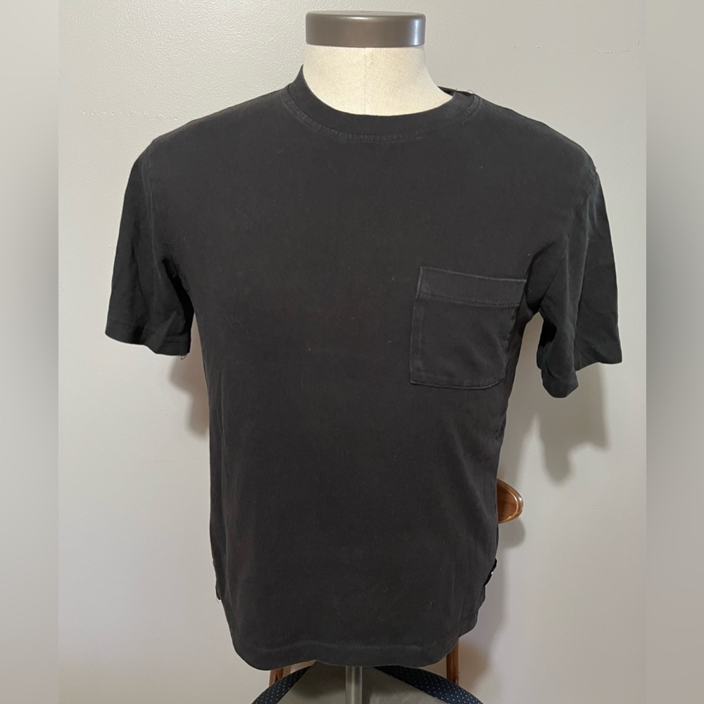 Pull&Bear Men's Black Crewneck Pocket T-Shirt
